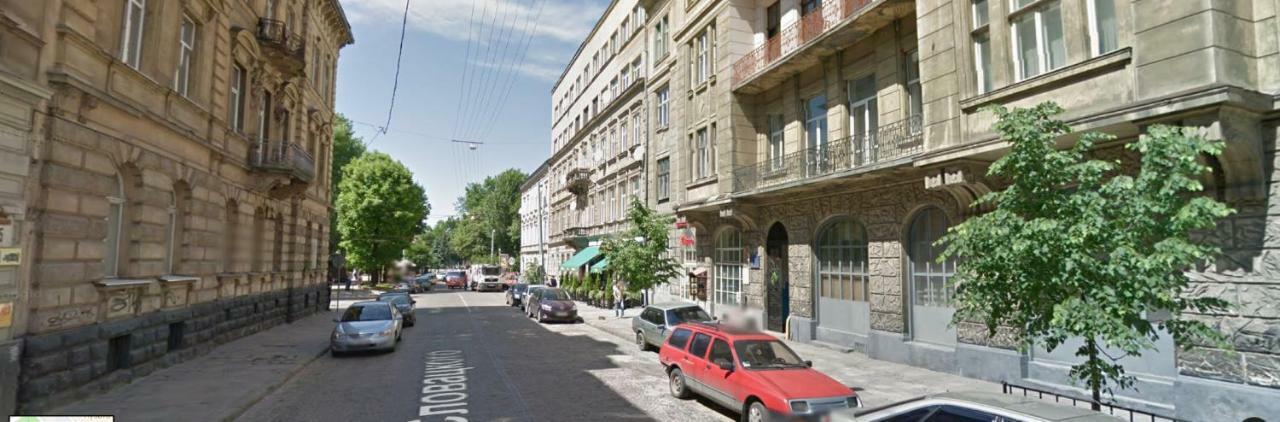 Near Park Franka Apartamento Lviv Exterior foto